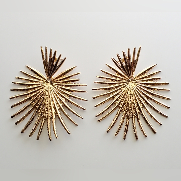 Fashion Jewelry Jewelry - Gold Sacred Heart Earrings